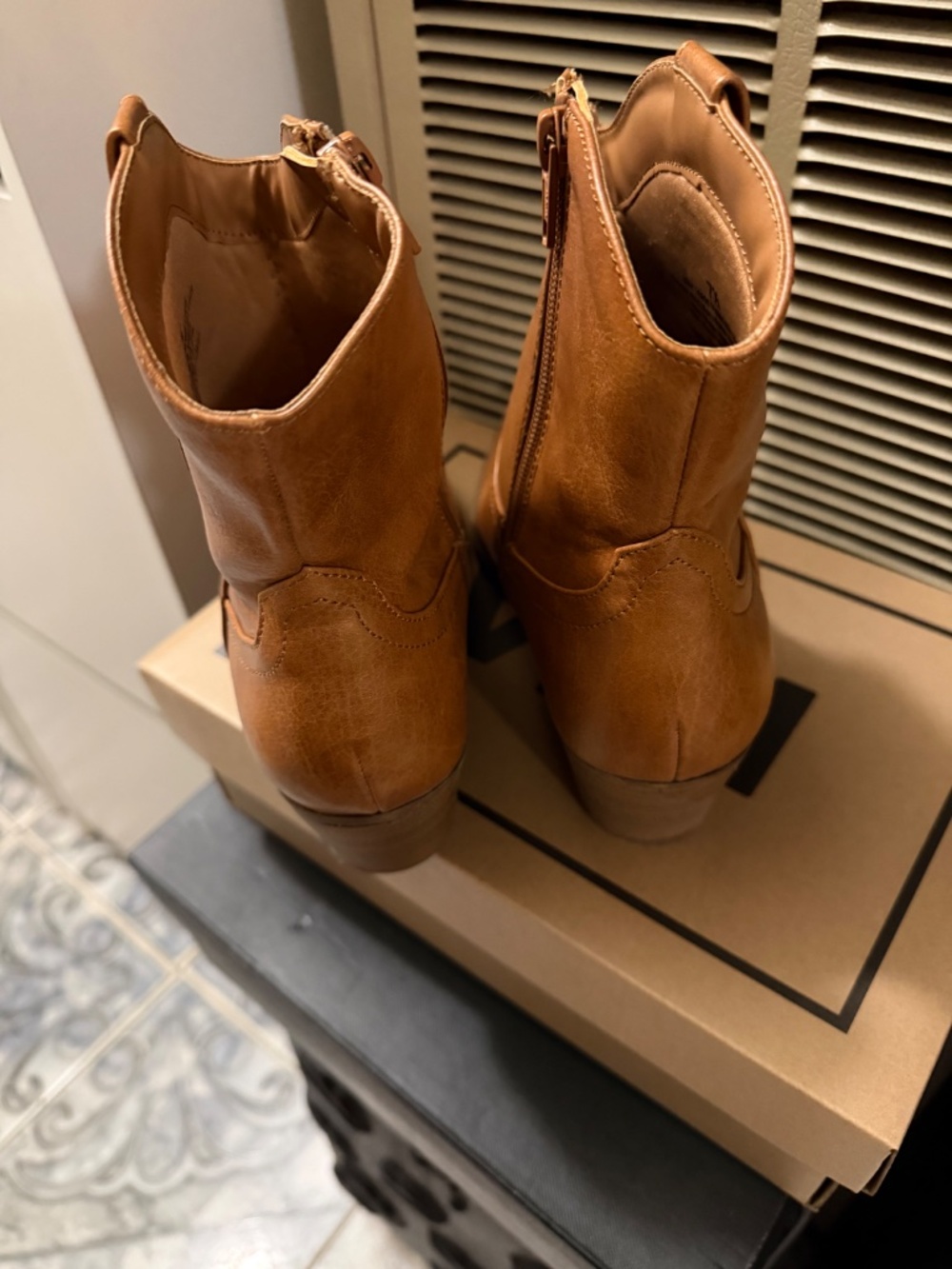 Boots - Picture 3 of 5